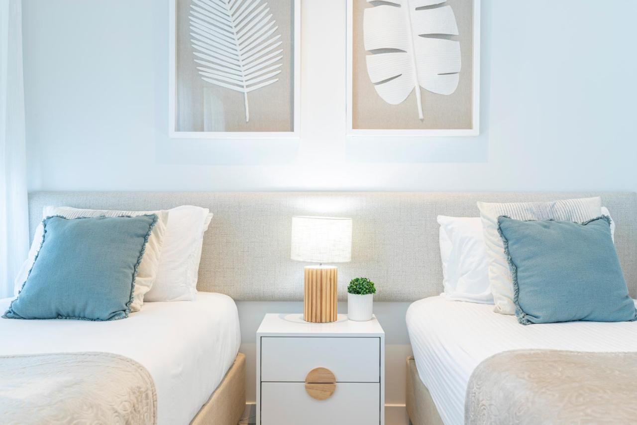 Oceanus Oasis At Bokarina -stunning Modern Coastal Kawana Waters