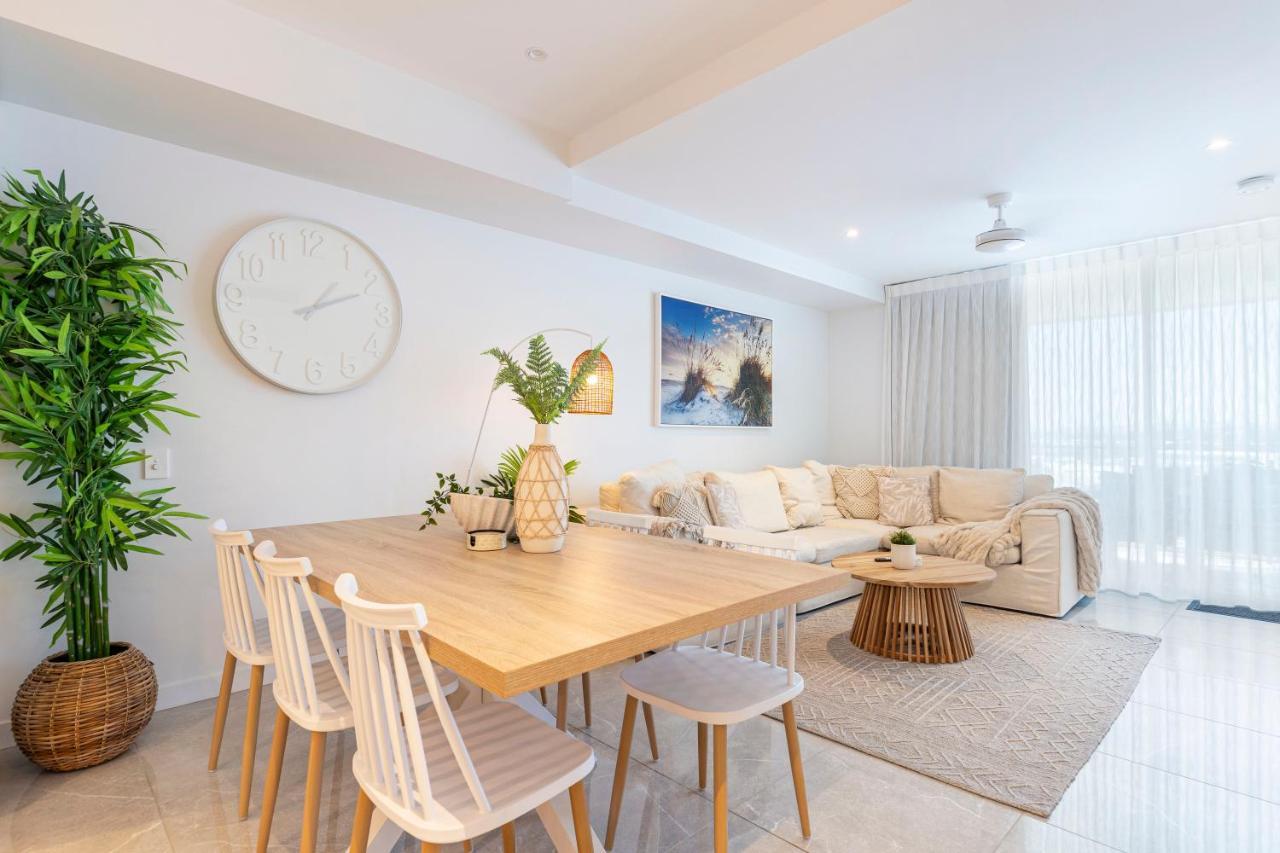 Oceanus Oasis At Bokarina -stunning Modern Coastal Apartment