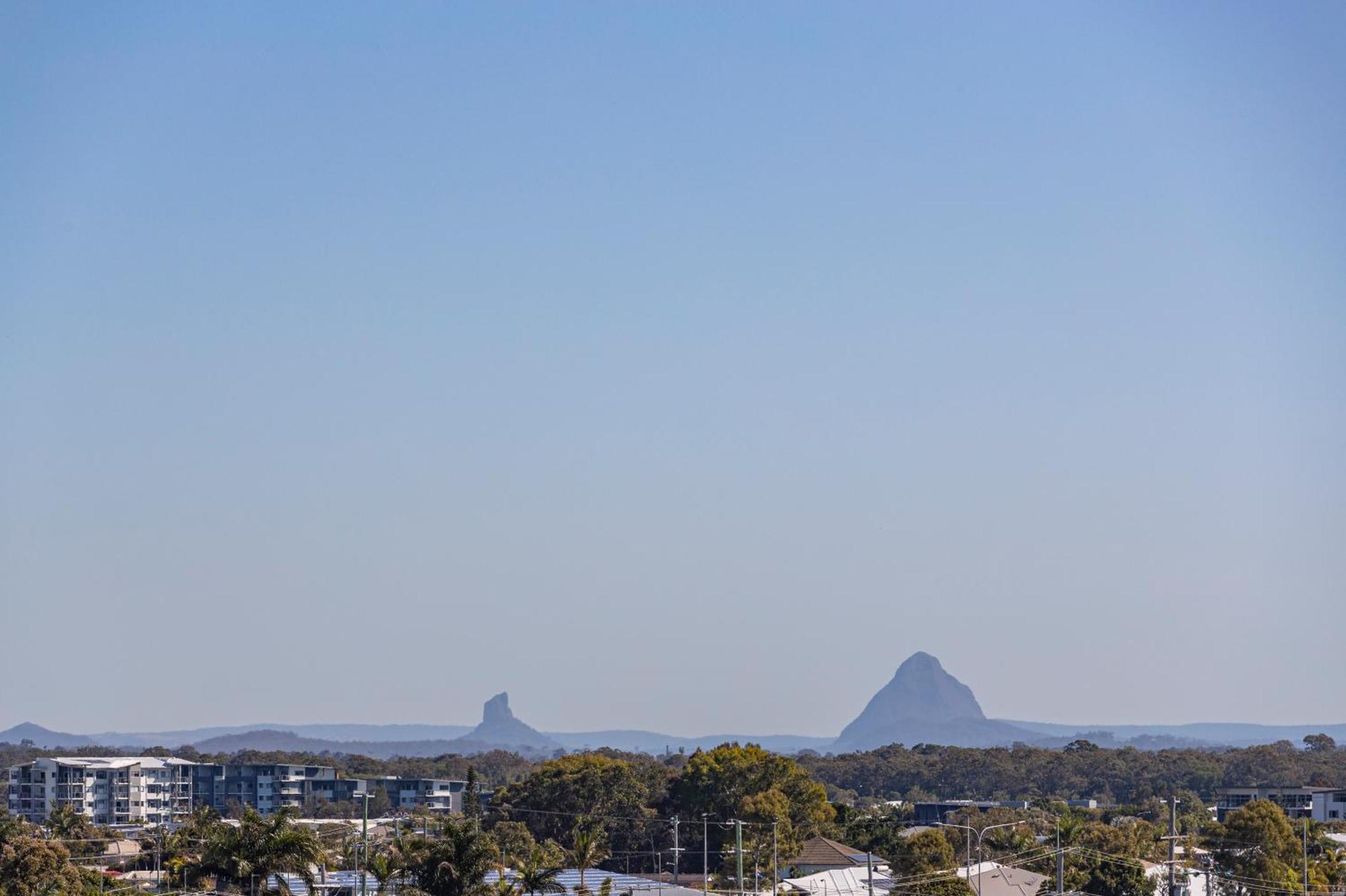 Oceanus Oasis At Bokarina -stunning Modern Coastal Apartment Kawana Waters