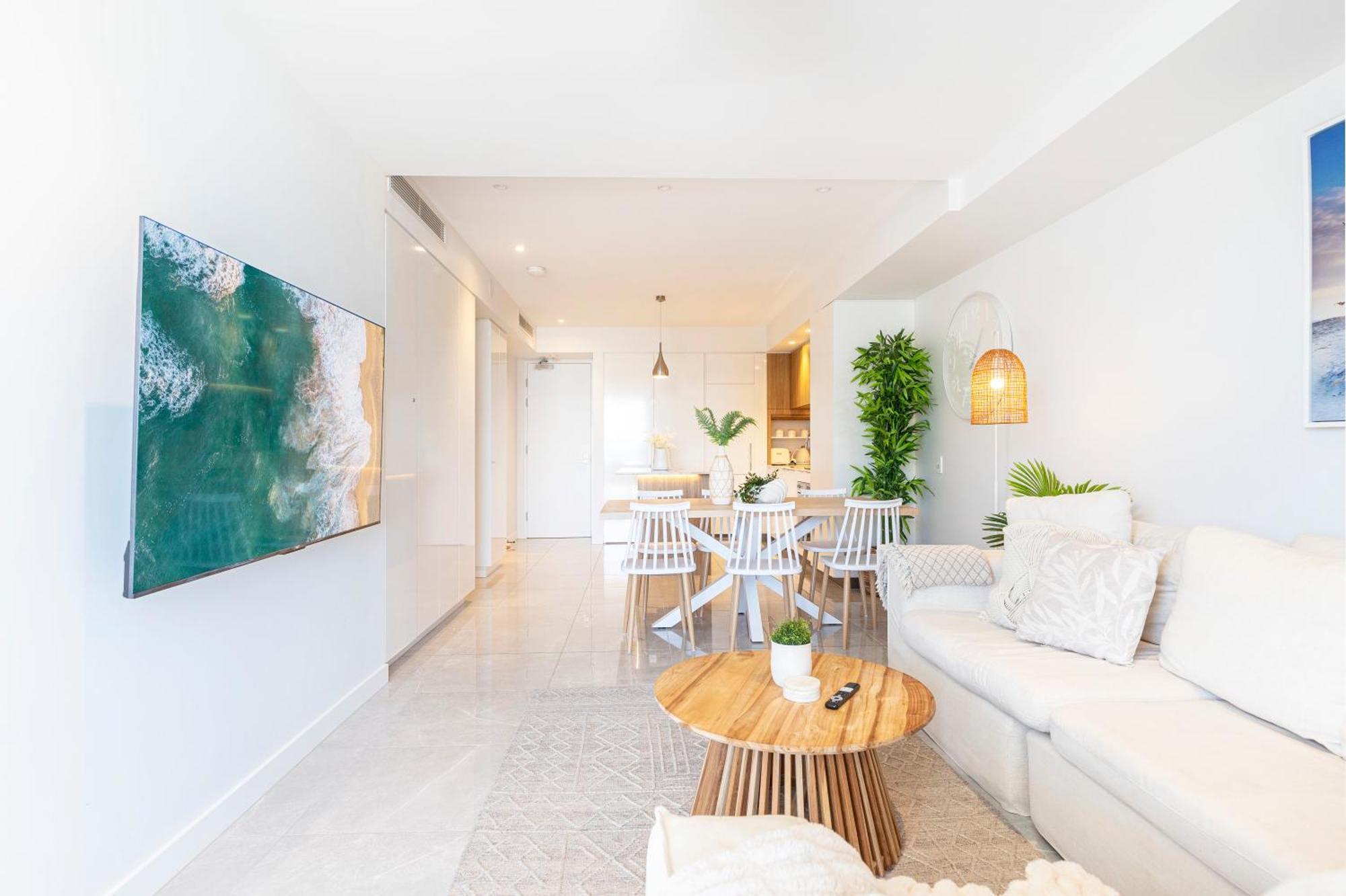 Oceanus Oasis At Bokarina -stunning Modern Coastal Apartment