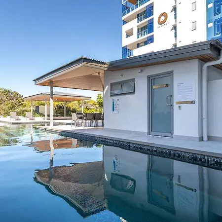 Oceanus Oasis At Bokarina Beach -Stunning Modern Coastal Apartment Kawana Waters Exterior photo